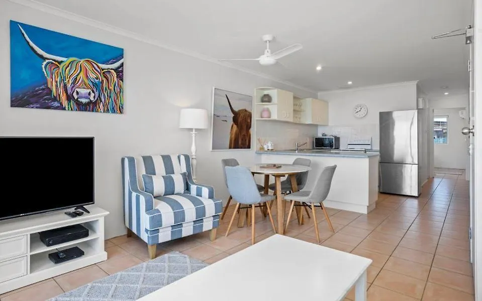 Absolute Beachfront Apartment 9T Lennox Head 0*,